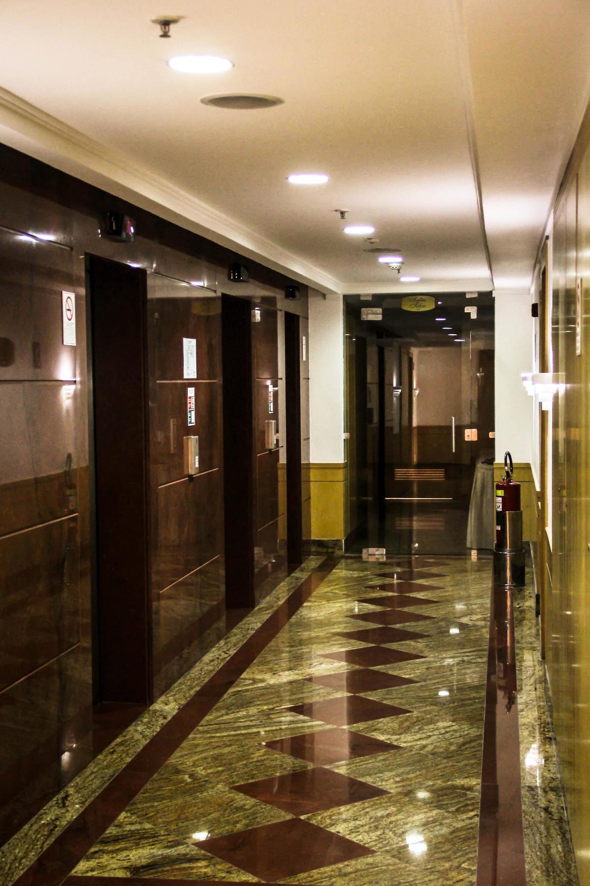 Hotel Atlantico Tower Рио-де-Жанейро Экстерьер фото Elevator lobby