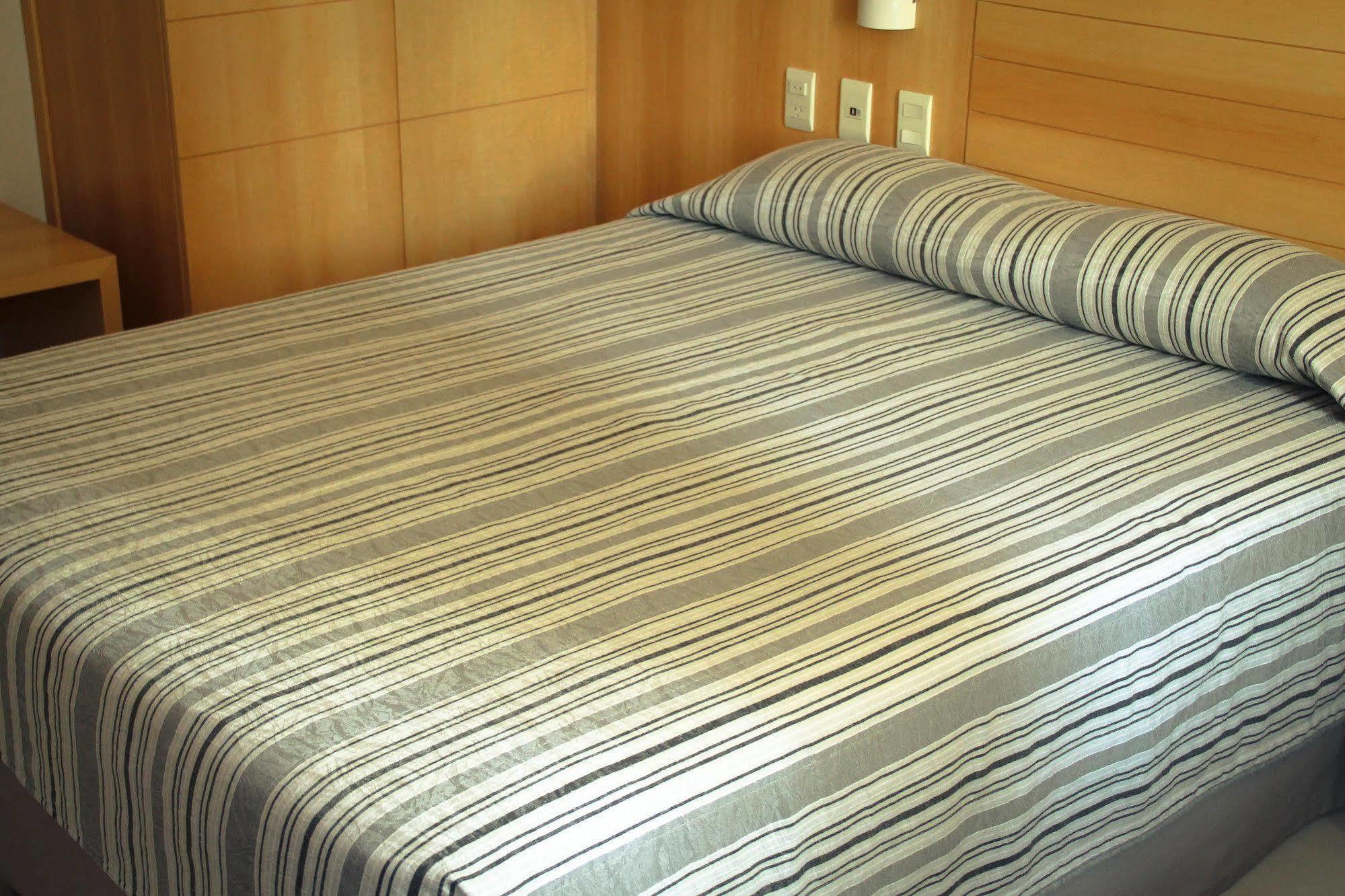 Hotel Atlantico Tower Рио-де-Жанейро Экстерьер фото A double bed